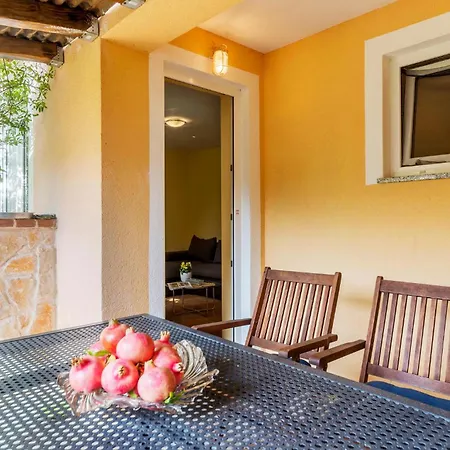 Gorgeous In With Swimming Pool Apartment *
