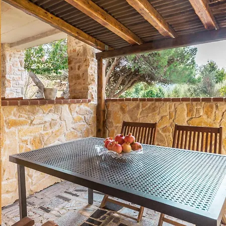 Gorgeous In With Swimming Pool Apartment Ližnjan
